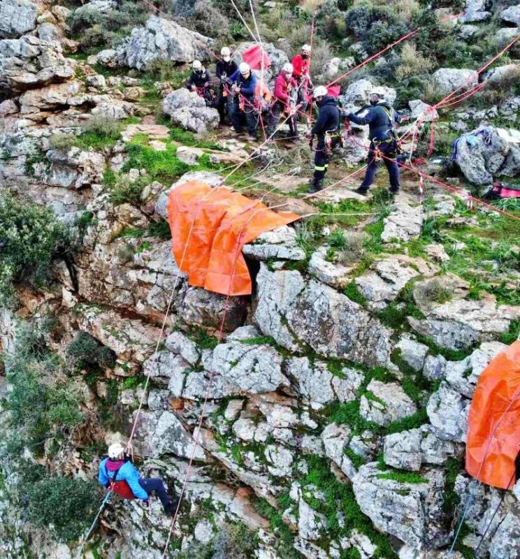 εκπαίδευση πυροσβεστικών στη σχολή Χειριστή Σχοινιών και Συστημάτων Διάσωσης