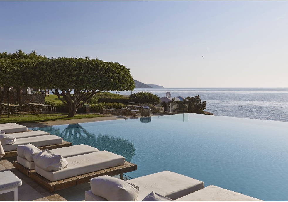 St. Nicolas Bay Resort Hotel & Villas, ΗΜΕΡΑ ΚΑΡΙΕΡΑΣ