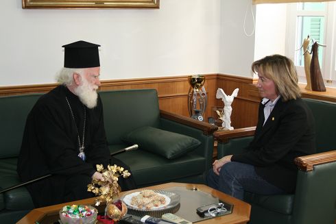 Ο Αρχιεπίσκοπος Ειρηναίος με την κ. Σχοιναράκη
