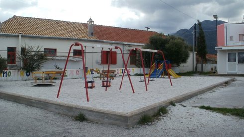 Σίσι, παιδική χαρά