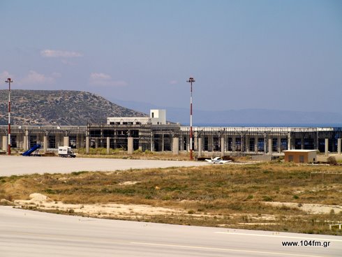 προβλήματα δημιουργούνται στον τουρισμό της χώρας λόγω της υλοποίησης επαναλαμβανόμενων 24ωρων απεργιακών κινητοποιήσεων, που αποφάσισε και εξήγγειλε η Ένωση Ελεγκτών Εναέριας Κυκλοφορίας Ελλάδος