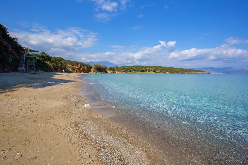 Για το άνοιγμα των οργανωμένων παραλιών (συνέντευξη)