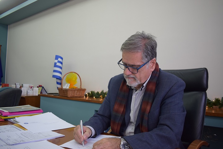 οι δημότες ν' αποδείξουν στην πράξη, ότι μπορούν και θέλουν να βοηθήσουν ο ένας τον άλλο