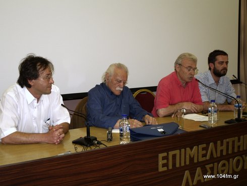 ο Μανώλης Γλέζος με στελέχη του ΣΥ.ΡΙΖ.Α., και υποψηφίους βουλευτές Μανώλη Θραψανιώτη και Μανώλη Μούστο