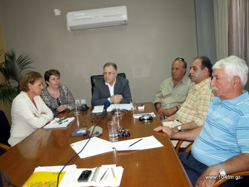 συνέντευξη στο δημαρχείο Αγίου Νικολάου για το συνέδριο AEMA