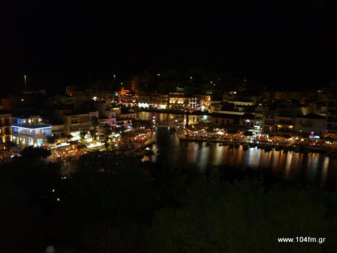 Άγιος Νικόλαος, by night
