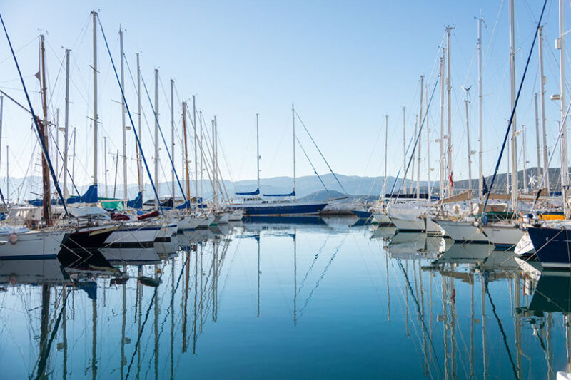 Αύξηση Τάσης στην Β’ Πλωτή της Μαρίνας Αγίου Νικολάου: Αποκατάσταση Ζημιών και Επικοινωνία με τους Πελάτες