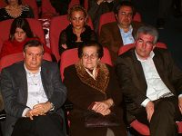 Καρατσής, μαμά Ειρήνη, Στρατάκης