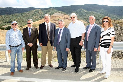 από αναμνηστικές φωτογραφίες, άλλο τίποτα!, επί της ουσίας;