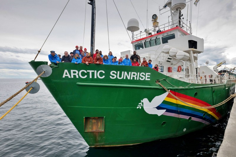 Το εμβληματικό πλοίο της Greenpeace, Arctic Sunrise, ξεκινάει έρευνα πεδίου για τα κητώδη της Ελληνικής Τάφρου