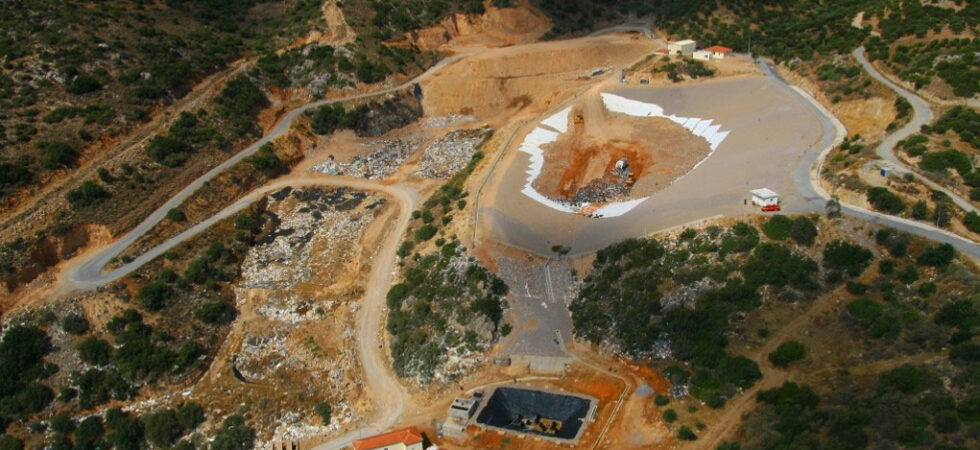 Φωτιά στον ΧΥΤΑ Αγίου Νικολάου