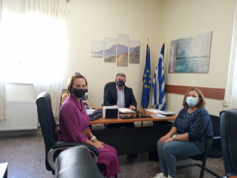 επαφές του Πολυδύναμου Κέντρου