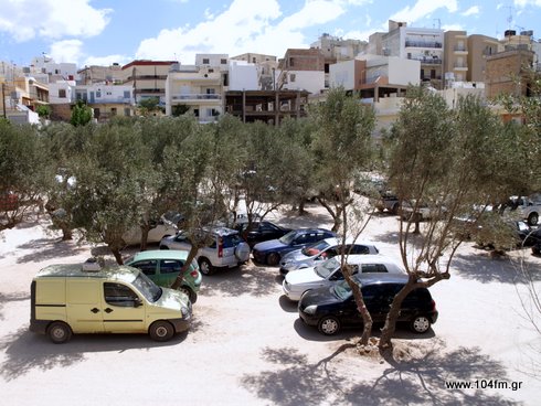 η κατάντια του Ελαιώνα, στο κέντρο του Αγίου Νικολάου