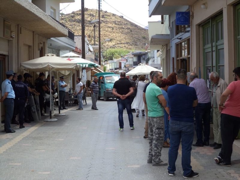 Συμβολαιογράφοι, Εισπράκτορες ή Μαυραγορίτες;