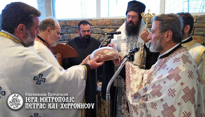 Ο Σταυρός του Κυρίου υψώνεται, η Οικουμένη ταπεινώνεται