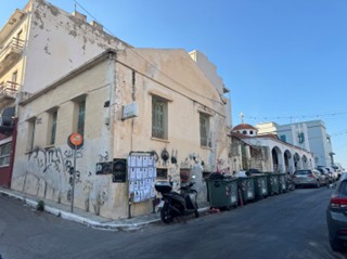 Παράλληλα δημιούργησε το Ίδρυμα Ν. Φαφούτη για να στηρίζει οικονομικά ασθενείς μαθητές ή φοιτητές με ένα χρηματικό βοήθημα.
Το ΥΠΕΧΩΔΕ , το 1990 με το ΦΕΚ 171Δ/2-4-1990 , χαρακτηρίζει συνολικά 22 συνολικά κτίρια ως διατηρητέα – διαδικασία που είχε ξεκινήσει το 1988 και με την σύμφωνη γνώμη του Δήμου (αριθμ. πρωτ. 1739/11-4-1988) , αλλά δεν συμπεριλαμβάνει το συγκεκριμένο κτίριο