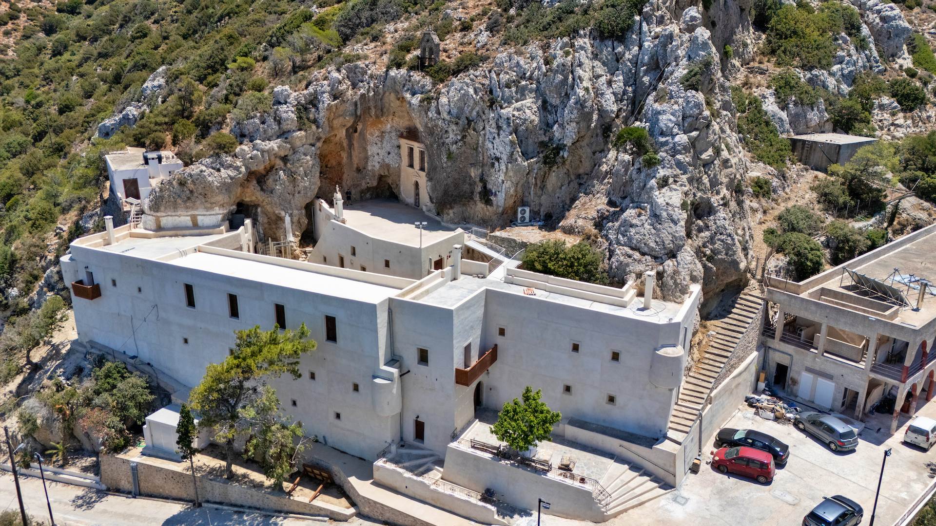 Κανονικά εφέτος οι ιερές Ακολουθίες και οι Παρακλητικοί Κανόνες από 1 έως 15 Αυγούστου στην ανακαινισμένη Ιερά Μονή Παναγίας Φανερωμένης Ιεράπετρας