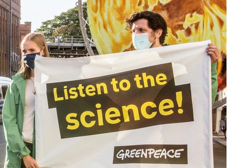 Το πλοίο της Greenpeace, Arctic Sunrise, πραγματοποιεί έρευνα πεδίου στην Ελληνική Τάφρο για την προστασία του φυσικού μας πλούτου