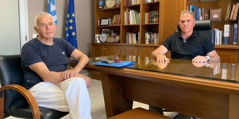 Συνάντηση του δήμαρχου Ιεράπετρας με τον πρόεδρο του πολιτιστικού συλλόγου Καβουσίου