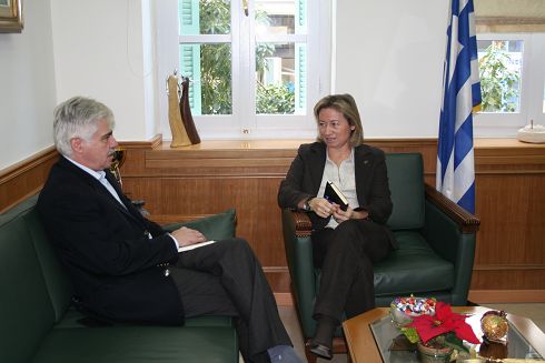 Ο κ. Καρούντζος με την κα. Σχοιναράκη