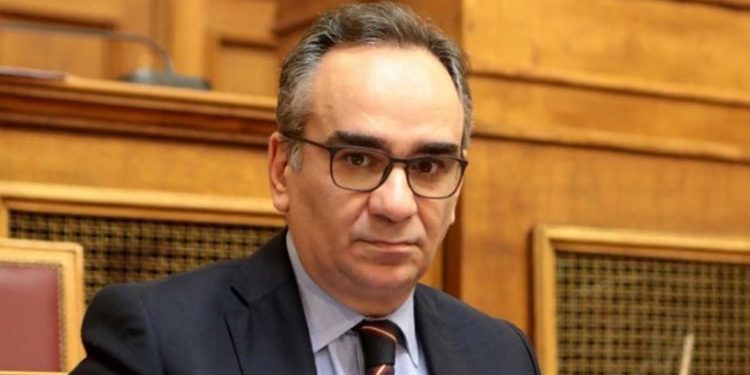 ο αναπληρωτής υπουργός Υγείας Βασίλης Κοντοζαμάνης στη Κρήτη