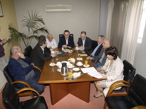 από τη συνάντηση στο Δημαρχείο Αγίου Νικολάου