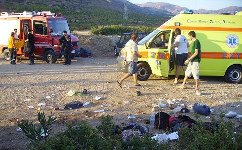 στο σημείο έσπευσαν πολλά ασθενοφόρα, πυροσβεστική και τροχαία