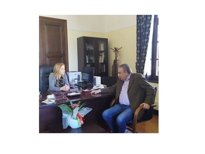 Συνάντηση της Συντονίστριας Αποκεντρωμένης Διοίκησης Κρήτης με τον Αντιπεριφερειάρχη Αντώνη Παπαδεράκη