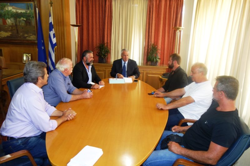 Συνάντηση ΥπΑΑΤ, με αμπελουργούς και ελαιοπαραγωγούς της Κρήτης 