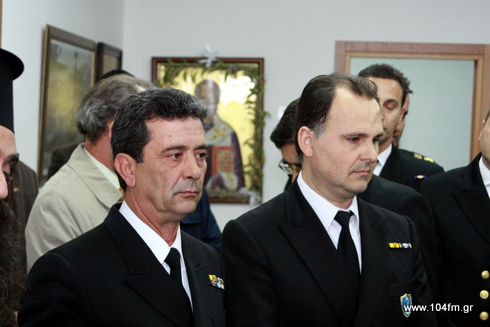 από τη τελετή, αριστερά: Γιάννης Μελισσουργάκης, δεξιά ο νέος λιμενάρχης Σπύρος Αγγελάκης