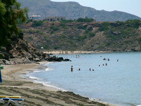 Μακρύ Γιαλός, μια από τις παραλίες