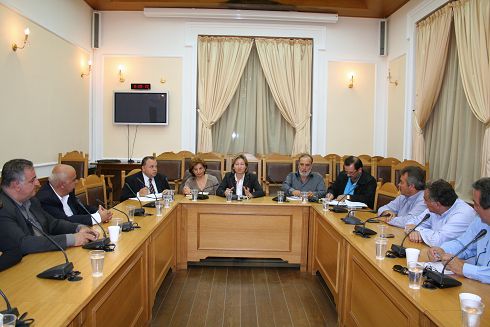 η Νομάρχης με τους Δημάρχους του νομού