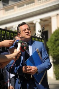 Ερώτηση για 530.000 «κατεστραμμένους» επαγγελματίες