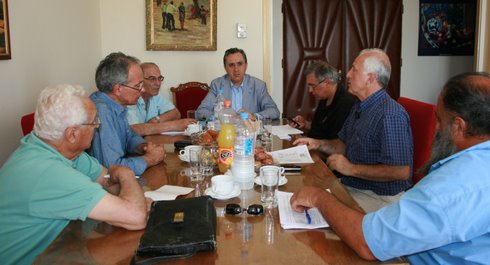 από τη σύσκεωη, ο νομάρχης, διοικητές νοσοκομείων και ο υποδιοικητής της Υ.Π.Ε.