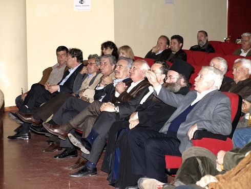 ένα μέρος του ακροατηρίου, δημοτική αρχή Ιεράπετρας