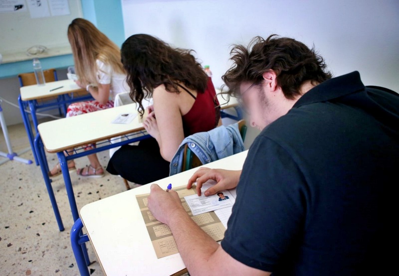 Ιερά παράκληση σε Ιεράπετρα και Σητεία για τους διαγωνιζόμενους μαθητές των πανελληνίων εξετάσεων