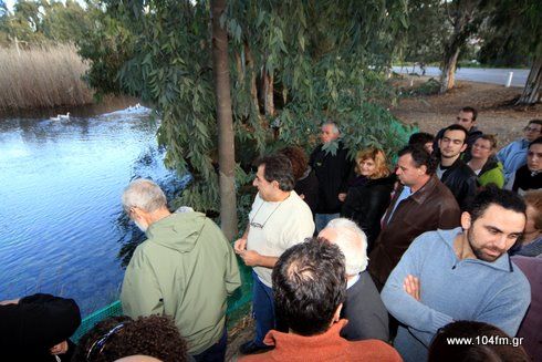 Ο συνεργάτης της WWF Ελλάς, Καλούστ Παραγκαμιάν κατά την πρόσφατη επίσκεψη του, στον υγρότοπο του Αλμυρού Αγίου Νικολάου
