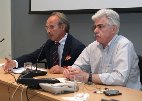 από τη σύσκεψη, Λαμπρινός, Καρούντζος