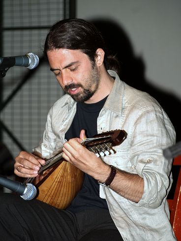 Πάρις Περυσινάκης