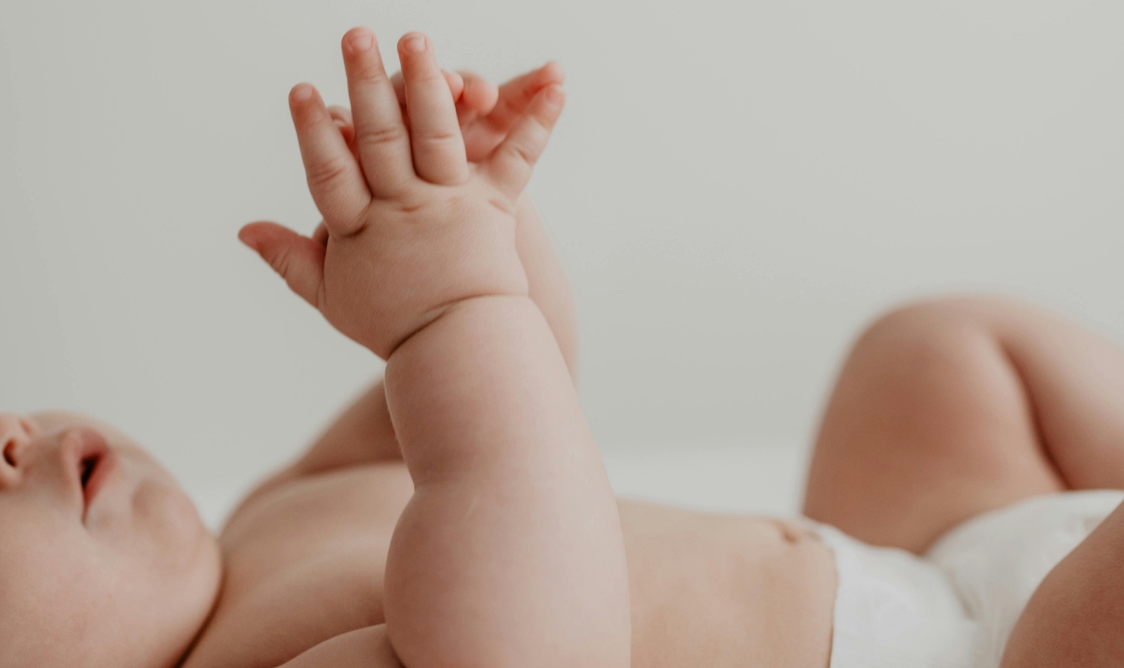 2 επιπλέον συλλήψεις από τις συνεχιζόμενες έρευνες για την εξάρθρωση εγκληματικής οργάνωσης, τα μέλη της οποίας διέπρατταν εμπορία ανθρώπων και παράνομες υιοθεσίες βρεφών