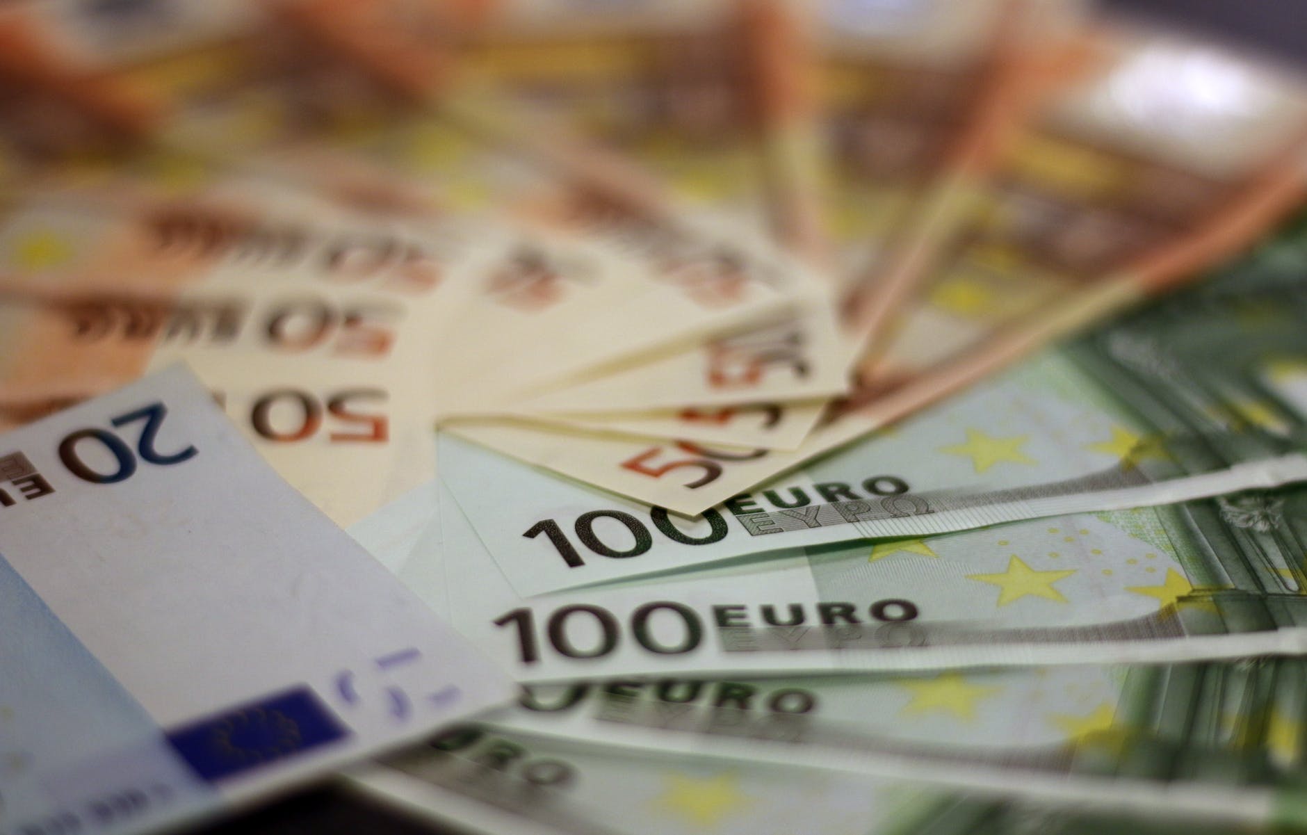 Το διχίλιαρο και ο «Πρωθυπουργός μεσίτης»…
