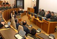 Μιλώντας στους Έλληνες αξιωματικούς που υπηρετούν στο SHAPE