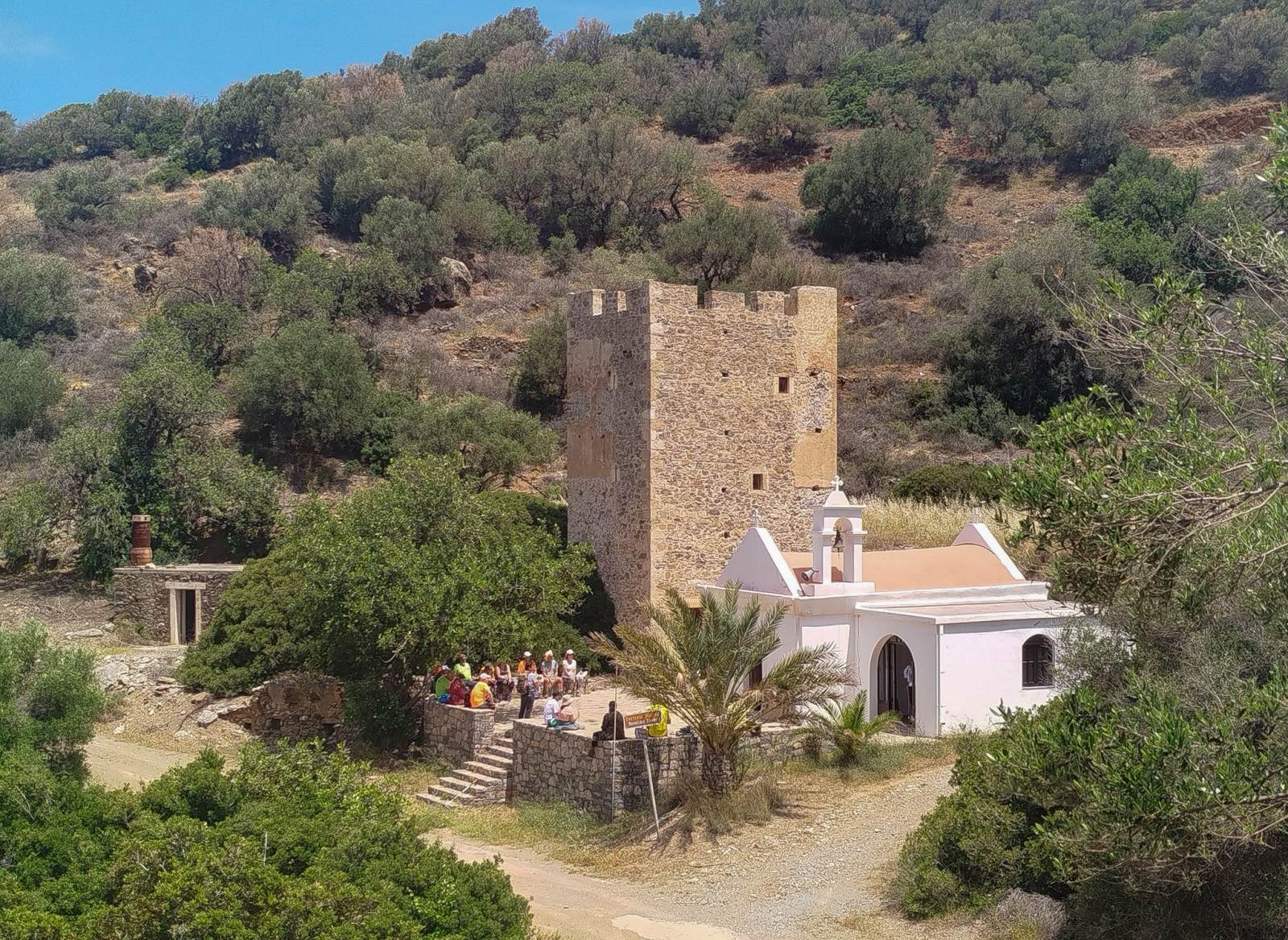 Στα μετόχια της Μυρσίνης