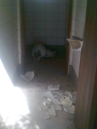 rouvas_toilet