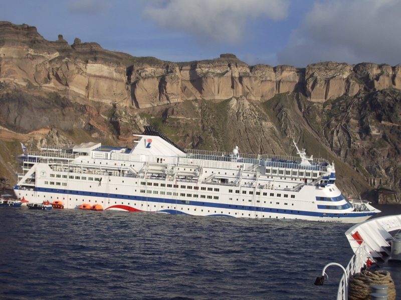 Ποιος Θυμάται το Ναυάγιο του Sea Diamond;