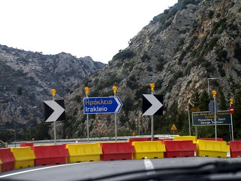 ο δρόμος εκτράπηκε στον παλιό, αλλά δεν έχει τίποτα κατασκευαστικά