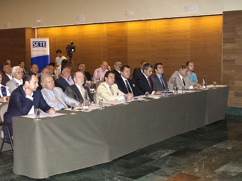 Πλακιωτάκης, Κοκοτός και στελέχη του τουρισμού, 