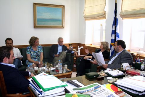 η Νομάρχης με τους Βουλευτές Ηρακλείου