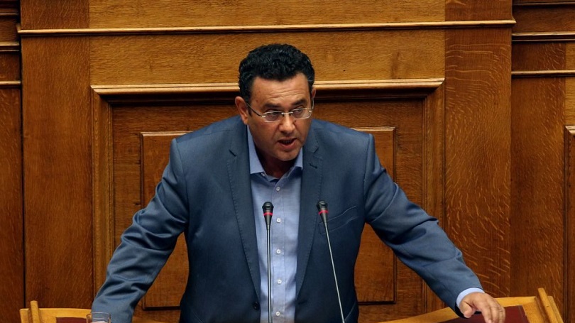 Ο βουλευτής Ηρακλείου Μανώλης Συντυχάκης στην Ιεράπετρα