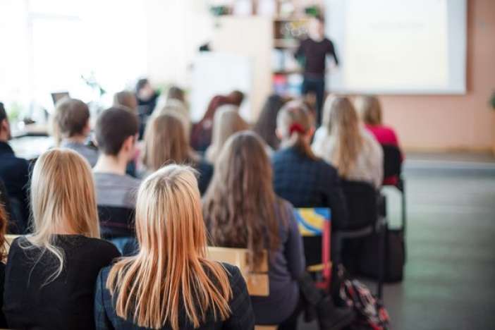 Ανοιχτή Τηλεφωνική Γραμμή Υποστήριξης για τους Υποψήφιους των Πανελληνίων Εξετάσεων